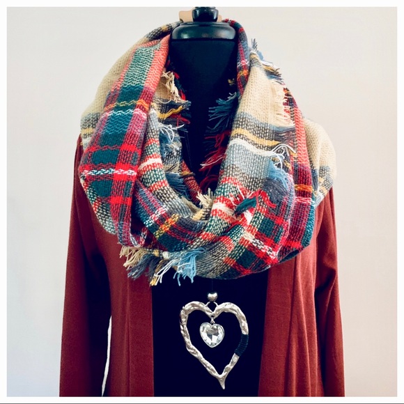 Accessories - ✨LAST ONE ✨Plaid infinity scarf